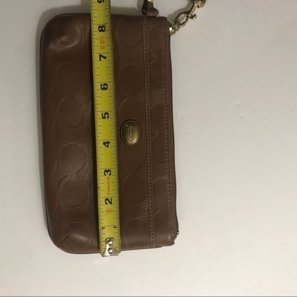 Coach brown embossed wristlet clutch bag - Picture 2 of 9